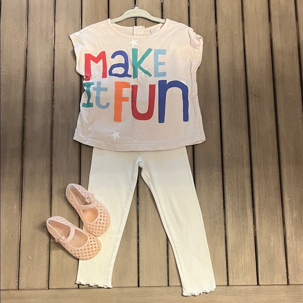 Colorful Graphic Tee & Ruffle White Leggings with Light Pink Jellies